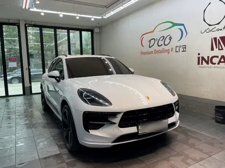 포르쉐 마칸 GTS 도어 스크래치 긁힘 복원 :: 천안 디코 인케어 천안아산점 / 천안시 동남구 신방동
