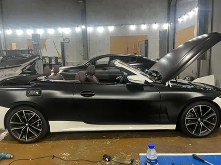 BMW 4시리즈 (G26) 사틴블랙 전체랩핑 / 경기 안산