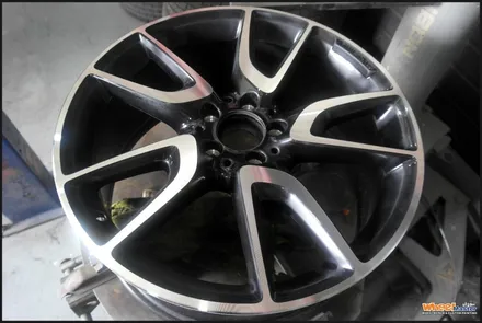 [울산휠][휠수리][휠도색]벤츠 e43amg 순정휠 다이아몬드컷팅휠수리[휠복원] / 울산 북구