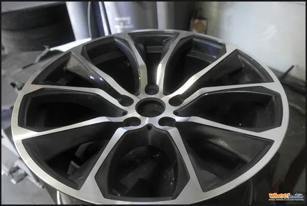 [울산휠][휠도색]BMW X6 순정휠 다이아몬드컷팅휠복원[휠수리] / 울산 북구