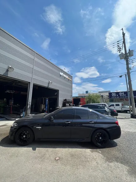 [울산휠마스터][울산휠도색][휠복도색맛집]BMW 5시리즈 휠 블랙유광 도색 / 울산 북구