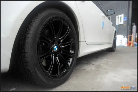 [울산휠도색][울산휠튜닝]bmw e60 5시리즈 345m휠 블랙유광 휠도색 / 울산 북구
