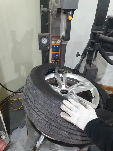 [울산휠마스터] BMW 218D 액티브 투어러 분체도장 휠복원 [울산휠도색, 울산휠수리, 울산휠복원, 울산캘리퍼도색] / 울산 북구