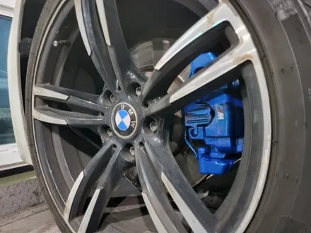 [울산휠마스터] BMW F10 5시리즈 캘리퍼도색 [울산 휠 도색, 울산 캘리퍼 도색, 울산 휠 수리, 울산 휠 복원] / 울산 북구