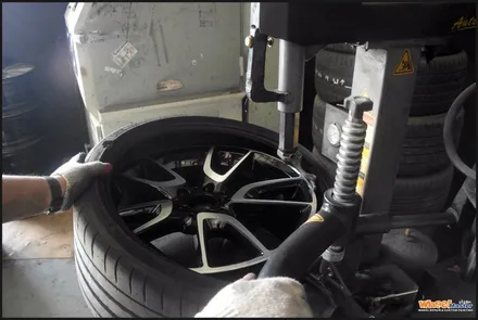 [울산휠][휠수리][휠도색]벤츠 e43amg 순정휠 다이아몬드컷팅휠수리[휠복원] / 울산 북구