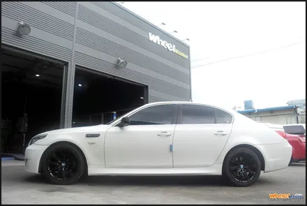 [울산휠도색][울산휠튜닝]bmw e60 5시리즈 345m휠 블랙유광 휠도색 / 울산 북구