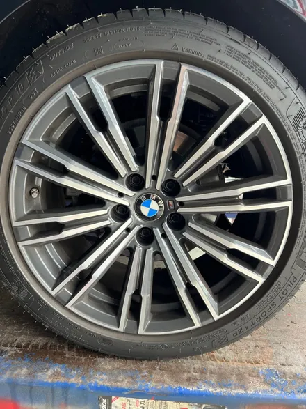 [울산휠마스터][울산휠도색][휠복도색맛집]BMW 3시리즈 휠 블랙유광 도색 / 울산 북구