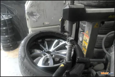 [울산휠수리][휠도색]bmwx6 순정휠 다이아몬드컷팅휠수리[휠복원] / 울산 북구