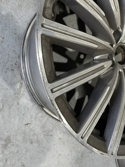 [울산휠도색, 울산휠수리, 울산휠복원] BMW 6GT 순정휠 유광블랙 분체도장 휠도색 / 울산 북구
