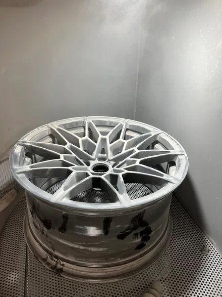 [울산휠마스터][울산휠도색][캘리퍼도색][휠, 캘리퍼 도색맛집]BMW M4 휠 블랙유광 복원 및 캘리퍼 도색 / 울산 북구