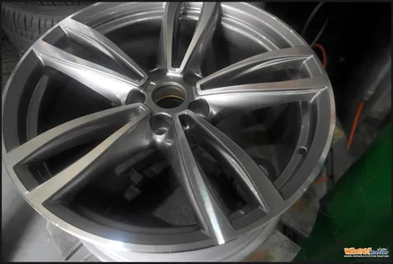 [울산다이아몬드컷팅휠][울산휠복원]bmw g11/g12 7시리즈 순정 다이아몬드컷팅휠수리 / 울산 북구