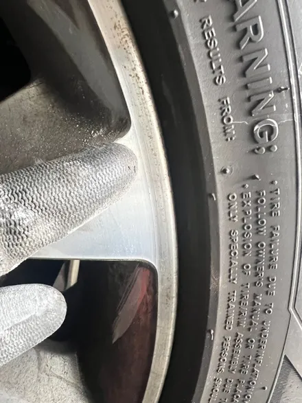 [울산휠마스터][울산휠도색][휠복원도색맛집]BMW X6 휠 블랙유광 도색 / 울산 북구