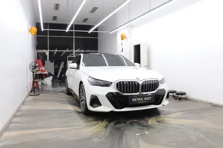 BMW 5시리즈 G60 실내 PPF 완벽한 시공!(영종도실내PPF,주안실내PPF,옥련동실내PPF,도화동실내PPF,고잔동실내PPF,논현동실내PPF,서창동실내PPF,시흥실내PPF) / 인천 연수구 송도동