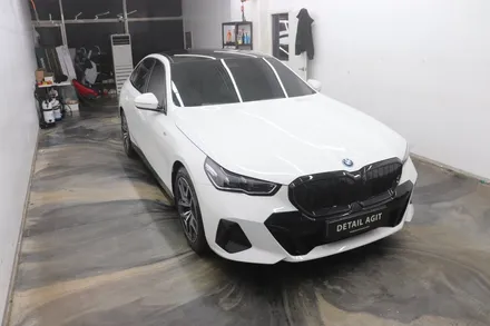 BMW i5 인천 가죽시트코팅 시공!(연수동가죽코팅,남동구가죽코팅,구월동가죽코팅,논현동가죽코팅,서창동가죽코팅,주안가죽코팅,도화동가죽코팅,영종도가죽코팅,십정동가죽코팅,부평가죽코팅) / 인천 연수구 송도동