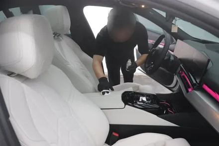 BMW i5 인천 가죽시트코팅 시공!(연수동가죽코팅,남동구가죽코팅,구월동가죽코팅,논현동가죽코팅,서창동가죽코팅,주안가죽코팅,도화동가죽코팅,영종도가죽코팅,십정동가죽코팅,부평가죽코팅) / 인천 연수구 송도동