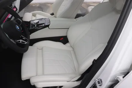 BMW i5 인천 가죽시트코팅 시공!(연수동가죽코팅,남동구가죽코팅,구월동가죽코팅,논현동가죽코팅,서창동가죽코팅,주안가죽코팅,도화동가죽코팅,영종도가죽코팅,십정동가죽코팅,부평가죽코팅) / 인천 연수구 송도동