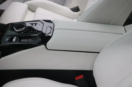 BMW i5 인천 가죽시트코팅 시공!(연수동가죽코팅,남동구가죽코팅,구월동가죽코팅,논현동가죽코팅,서창동가죽코팅,주안가죽코팅,도화동가죽코팅,영종도가죽코팅,십정동가죽코팅,부평가죽코팅) / 인천 연수구 송도동