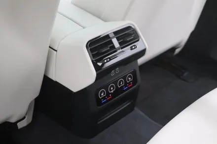 BMW i5 인천 가죽시트코팅 시공!(연수동가죽코팅,남동구가죽코팅,구월동가죽코팅,논현동가죽코팅,서창동가죽코팅,주안가죽코팅,도화동가죽코팅,영종도가죽코팅,십정동가죽코팅,부평가죽코팅) / 인천 연수구 송도동