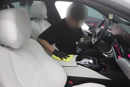 BMW i5 인천 가죽시트코팅 시공!(연수동가죽코팅,남동구가죽코팅,구월동가죽코팅,논현동가죽코팅,서창동가죽코팅,주안가죽코팅,도화동가죽코팅,영종도가죽코팅,십정동가죽코팅,부평가죽코팅) / 인천 연수구 송도동