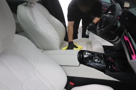 BMW i5 인천 가죽시트코팅 시공!(연수동가죽코팅,남동구가죽코팅,구월동가죽코팅,논현동가죽코팅,서창동가죽코팅,주안가죽코팅,도화동가죽코팅,영종도가죽코팅,십정동가죽코팅,부평가죽코팅) / 인천 연수구 송도동