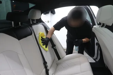 BMW i5 인천 가죽시트코팅 시공!(연수동가죽코팅,남동구가죽코팅,구월동가죽코팅,논현동가죽코팅,서창동가죽코팅,주안가죽코팅,도화동가죽코팅,영종도가죽코팅,십정동가죽코팅,부평가죽코팅) / 인천 연수구 송도동