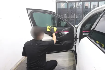 BMW i5 인천 가죽시트코팅 시공!(연수동가죽코팅,남동구가죽코팅,구월동가죽코팅,논현동가죽코팅,서창동가죽코팅,주안가죽코팅,도화동가죽코팅,영종도가죽코팅,십정동가죽코팅,부평가죽코팅) / 인천 연수구 송도동