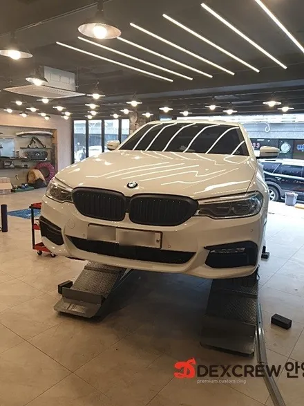 BMW 5시리즈 G30 블랙 무광 휠 도색, 뿌리는 랩핑지로 부담 없이 내 차에 변화를  줘보세요 ~!