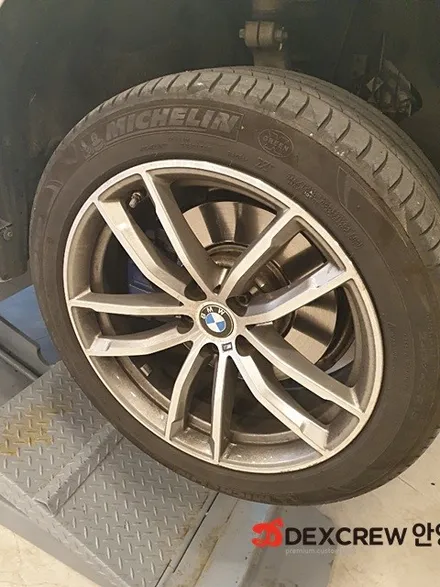 BMW 5시리즈 G30 블랙 무광 휠 도색, 뿌리는 랩핑지로 부담 없이 내 차에 변화를  줘보세요 ~!