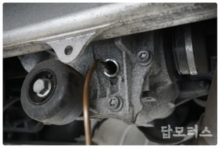 BMW G30 520D 브레이크액 디퍼런셜 오일의 역할과 교환 주기는?! 수원 호매실동 합성 오일 전문점! / 수원 권선구, 화성, 광교, 동탄, 용인