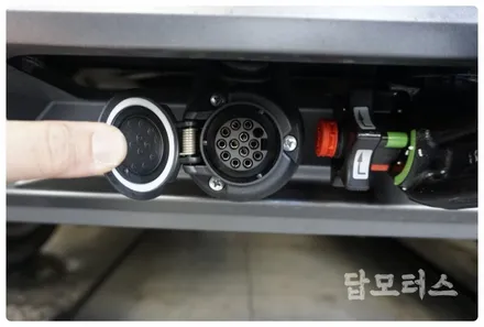 티구안 웨스트팔리아 폭스바겐 수입차 전용 견인장치 견인고리 장착하고 트레일러 모드 활성화해서 안전하게 카라반 견인해요~! / 수원 호매실동