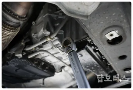 벤츠 E 클래스 W213 E300 익스트림 합성 엔진오일 교환! 잔유 제거! 수원 호매실 카센터 / 수원 권선구, 화성, 광교, 동탄, 용인