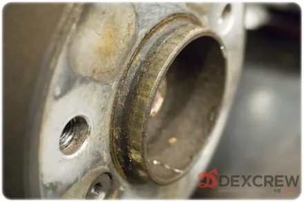 BMW E90 320D 블랙 앤 화이트 시스템 두랄루민 허브 스페이스 12mm, 15mm 튜닝하고 코너링과 자세를 한 번에~!! / 수원 호매실동