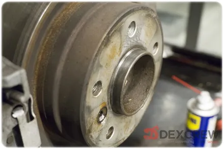 BMW E90 320D 블랙 앤 화이트 시스템 두랄루민 허브 스페이스 12mm, 15mm 튜닝하고 코너링과 자세를 한 번에~!! / 수원 호매실동