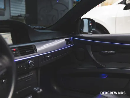 BMW 328i E90 엠비언트 들어갑니다~ 덱스크루인천점의 기가막힌 무드등 논현동 DMX무드등