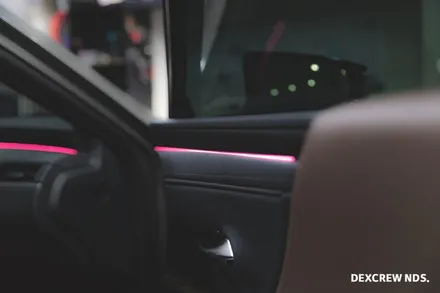 잘보이지 않는 es300h의 순정엠비언트를 광량도 올리고 RGB로 더 다양한 색상을 표현 하는 덱스크루 남동 엠비언트! 이게 무드등이지!