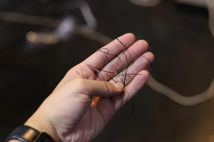테슬라 모델 Y를 썬팅하는 나만의 방법 빨간맛!