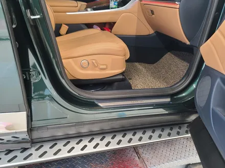 GV80 컨비니언스 패키지중 (고스트도어 ) 및 사이드스텝을 순정부품으로 옵션 추가 튜닝! / 대전 서구
