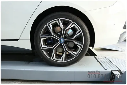 BMW i4 휠기스 방지 휠보레 장착으로 휠보호와 라인튜닝~ 로드아우터동탄점