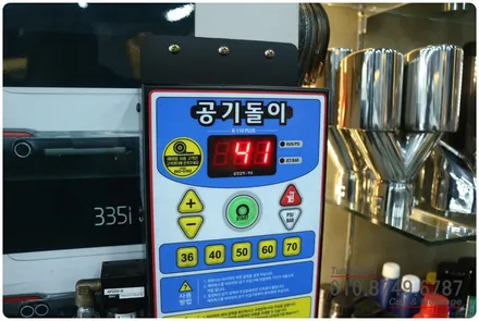 테슬라 모델3 휠보레 프로텍터 장착으로 소중한 휠기스 방지 보호 튜닝. 로드아우터 동탄점