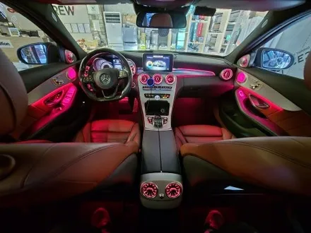 벤츠 W205 C63 AMG 송풍구 엠비언트, 3D 부메스터, 미드레인지 엠비언트 까지 64색으로 실내 분위기 업업!! 송풍구 엠비언트 튜닝 맛집!!