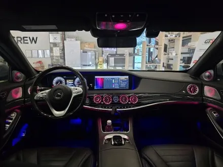 벤츠 W222 S560 송풍구엠비언트 3d부메스터 피아노트림 튜닝으로 화려함을더하다!!