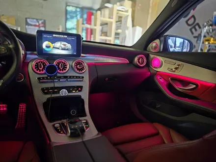 벤츠 W205 C63 AMG 송풍구 엠비언트, 3D 부메스터, 미드레인지 엠비언트 까지 64색으로 실내 분위기 업업!! 송풍구 엠비언트 튜닝 맛집!!