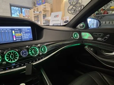 벤츠 W222 S560 송풍구엠비언트 3d부메스터 피아노트림 튜닝으로 화려함을더하다!!
