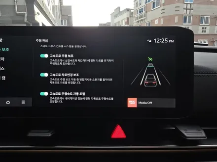 신형 카니발 KA4 페리 순정 서라운드뷰 SVM , 카니발 원격주차 원격스마트주차보조 RSPA 순정옵션 추가로 더욱더 안전하게 주차및 주행이 가능합니다.
