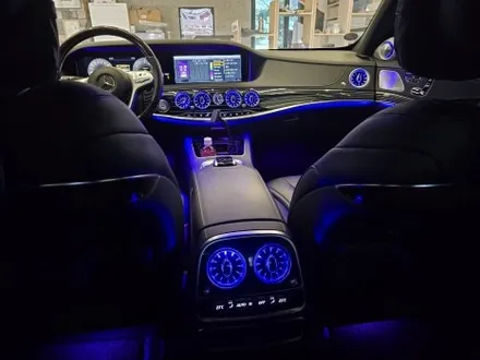 벤츠 W222 S560 송풍구엠비언트 3d부메스터 피아노트림 튜닝으로 화려함을더하다!!