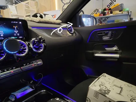벤츠 GLA45 AMG 4D 부메스터 전동트위터 엠비언트 라이트 장착하기!! 모든 벤츠레트로핏 작업도 가능합니다 ^^^ in 덱스크루광주