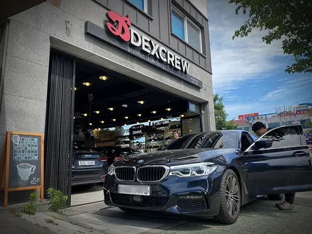 BMW G30, 530i 강력하고 안전하게 칩튠하기, 레이스칩 GTS-Black+App와 XLR 악셀컨트롤러 장착기