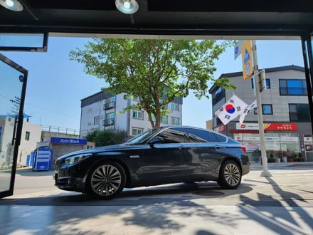 BMW 5시리즈 5GT 실내 엠비언트라이트 무드등 장착, 블루투스 연동