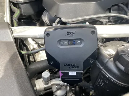 BMW G30, 530i 강력하고 안전하게 칩튠하기, 레이스칩 GTS-Black+App와 XLR 악셀컨트롤러 장착기