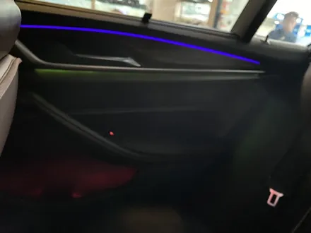 BMW 5시리즈 회오리 엠비언트 무드등 오버젠으로 시공하기